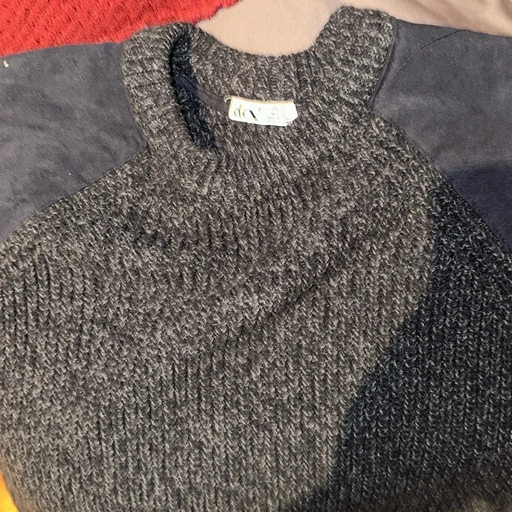 Dex boys sweater  Sz XL